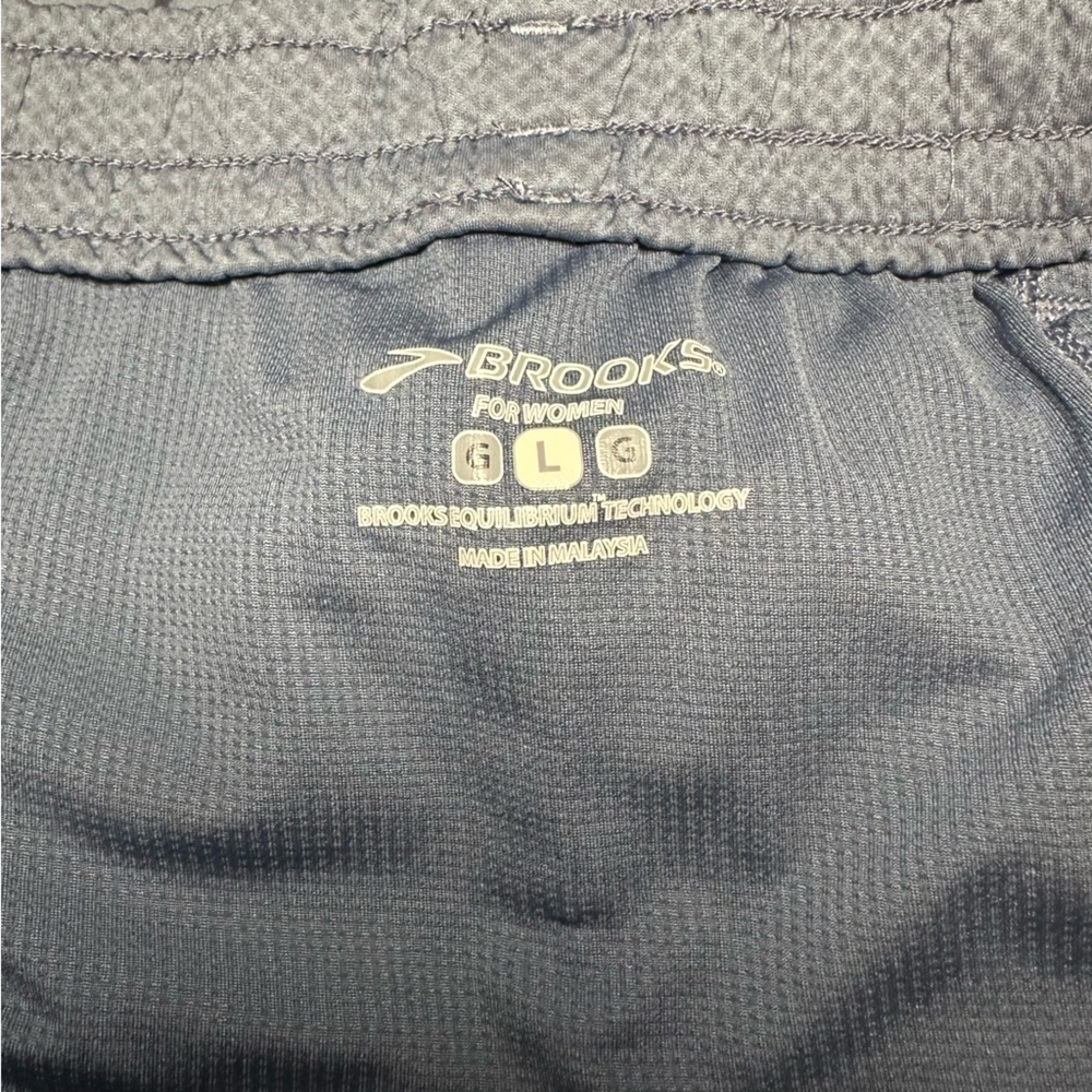 Brooks Running Shorts Size L - Picture 4 of 5